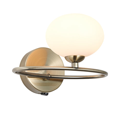 Wall luminaire in Antique Brass LL00131