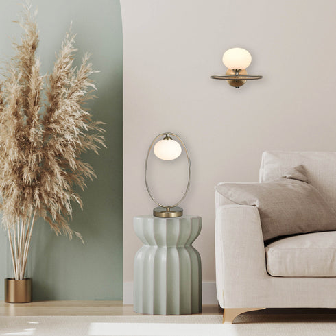 Wall luminaire in Antique Brass LL00131