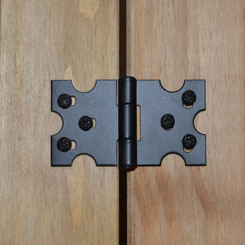 Maison Madeleine - Buffet & Hutch Mexican Pine Corona Range